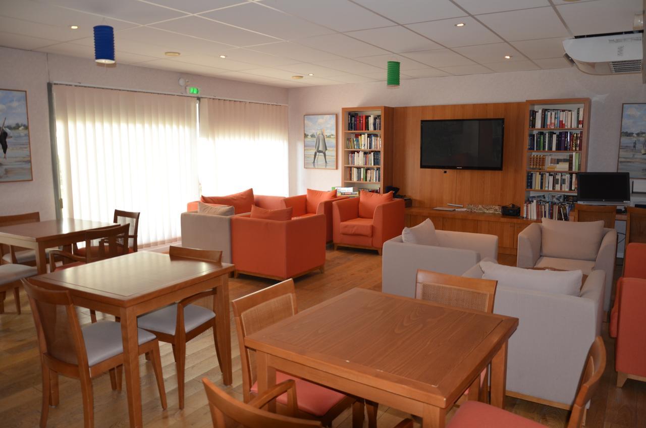 Domitys Le Clos Du Cedre Aparthotel Dompierre-sur-Mer Exteriör bild